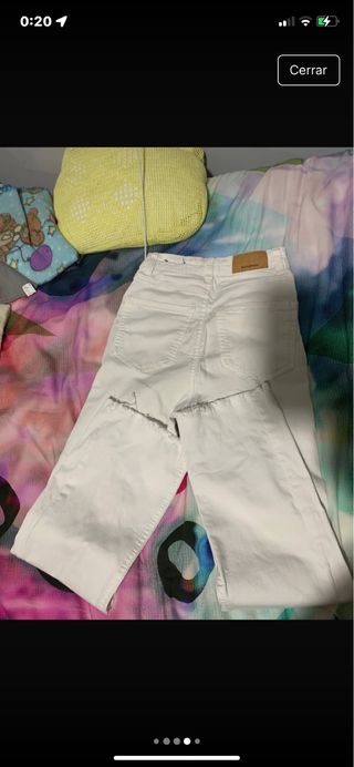 Pantalones vaqueros blancos acampanados