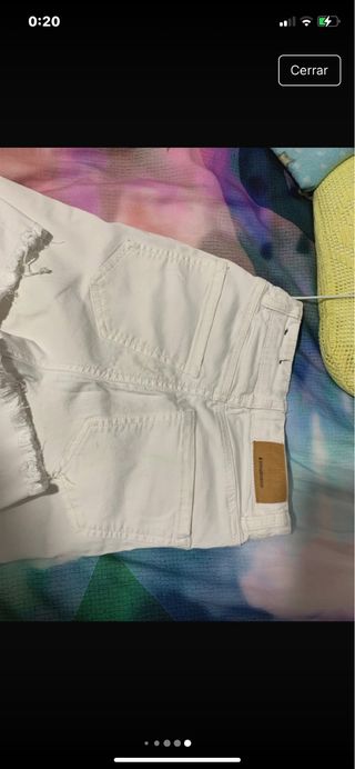 Pantalones vaqueros blancos acampanados
