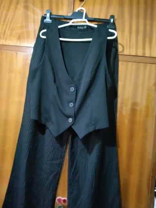 Conjunto chaleco y pantalón rayas sin estrenar