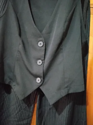 Conjunto chaleco y pantalón rayas sin estrenar