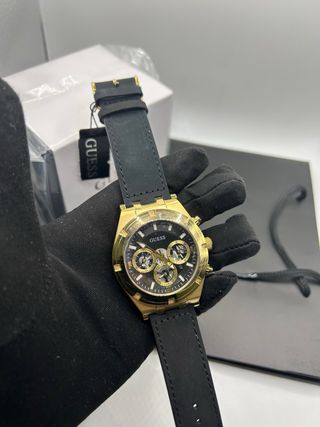 Reloj Guess Dorado y Negro