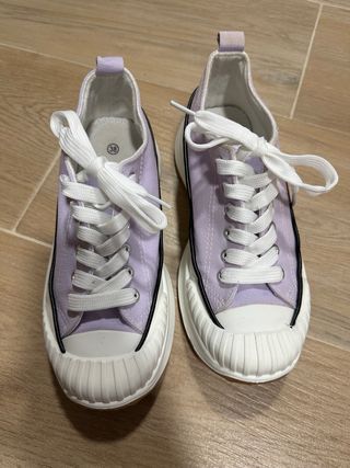 Zapatillas lila plataforma talla 38