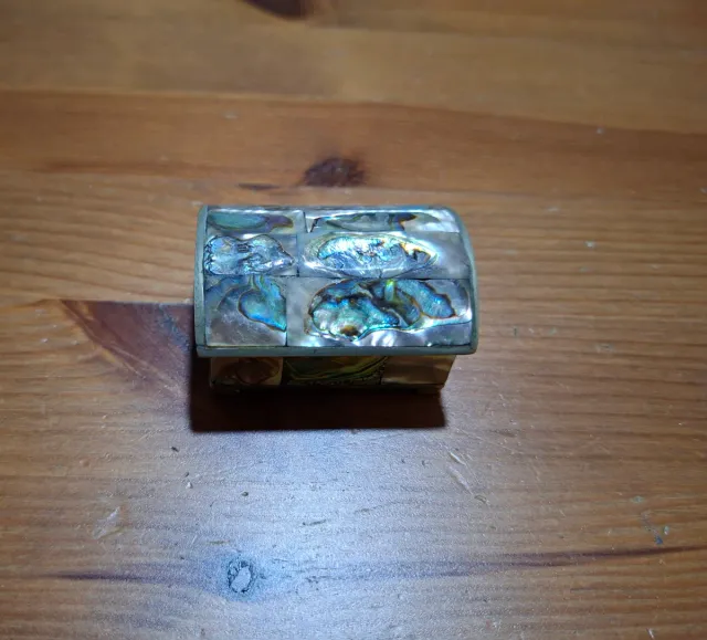 Piccola scatola di Alpaca con conchiglia di Abalone