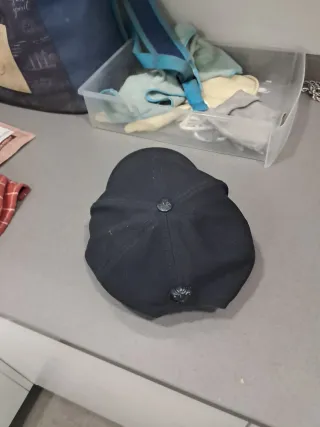 Gorra Versace Negra  Lo cambio por algo