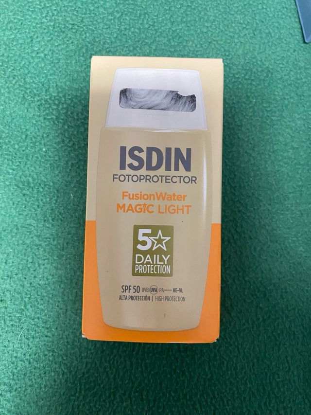 ISDIN Fotoprotector Fusion Water Magic Light SPF50