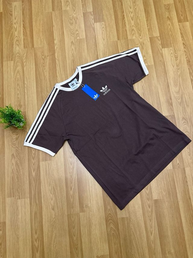 Camiseta Adidas Marrón Rayas Blancas
