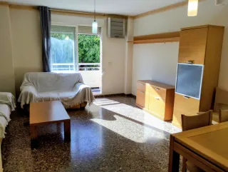 Se vende piso con 2 plazas de parking.