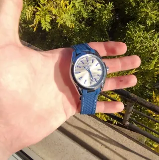 Reloj Omega Azul y Plateado