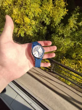 Reloj Omega Azul y Plateado