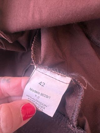 Conjunto Falda y Chaqueta Marrón Bordado