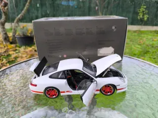 Porsche 996 GT3 RS - Autoart 1:18