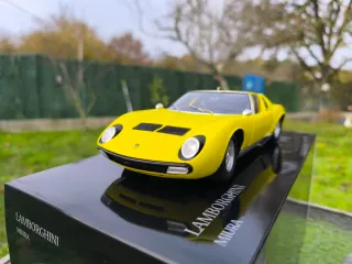 Lamborghini Miura P400 SV - Kyosho 1:18