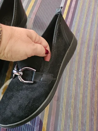 Scarpe nere da donna con fibbia