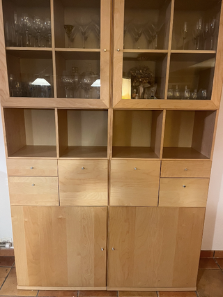 Vitrina mueble de madera con cajones