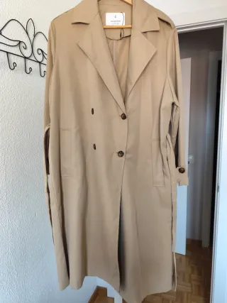 Gabardina trench Stradivarius beige L