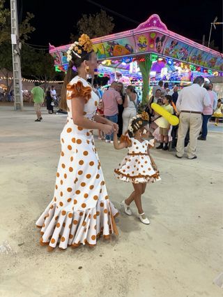 Traje Flamenca Madre e Hija talla 36/38 y niña 4/5