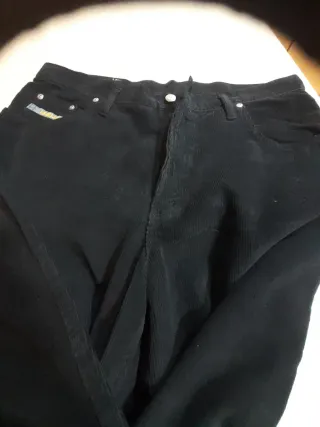 Pantalón pana tipo vaquero negro unisex