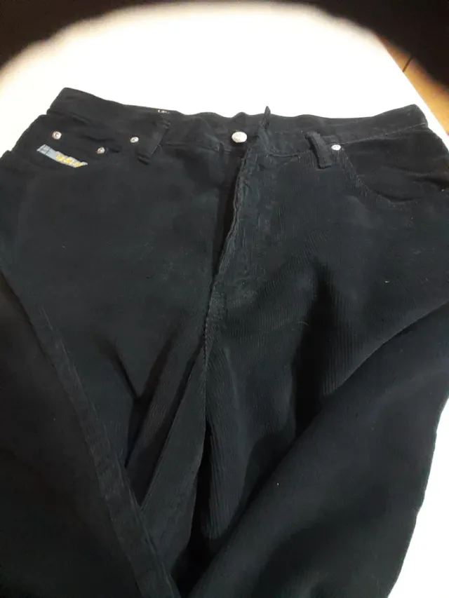 Pantalón pana tipo vaquero negro unisex