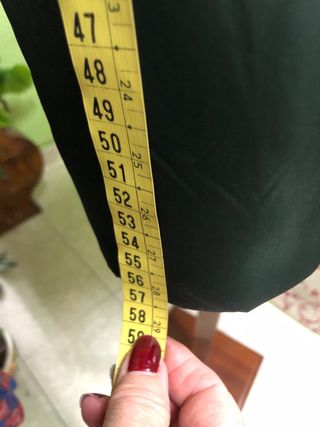 Gabardina impermeable verde entallada talla 42