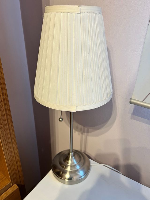 Lâmpada de mesa vintage em tela e metal