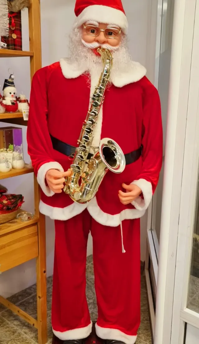 Papa Noel Gigante que Baila al son de la música