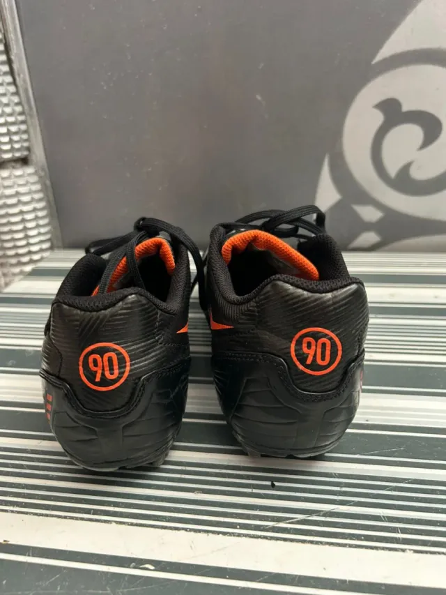 Botas de fútbol Nike Total90, talla 38.5