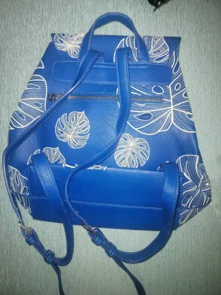 Mochila Desigual azul hojas sin uso