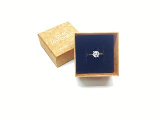 sortija oro 18k con diamante de laboratorio