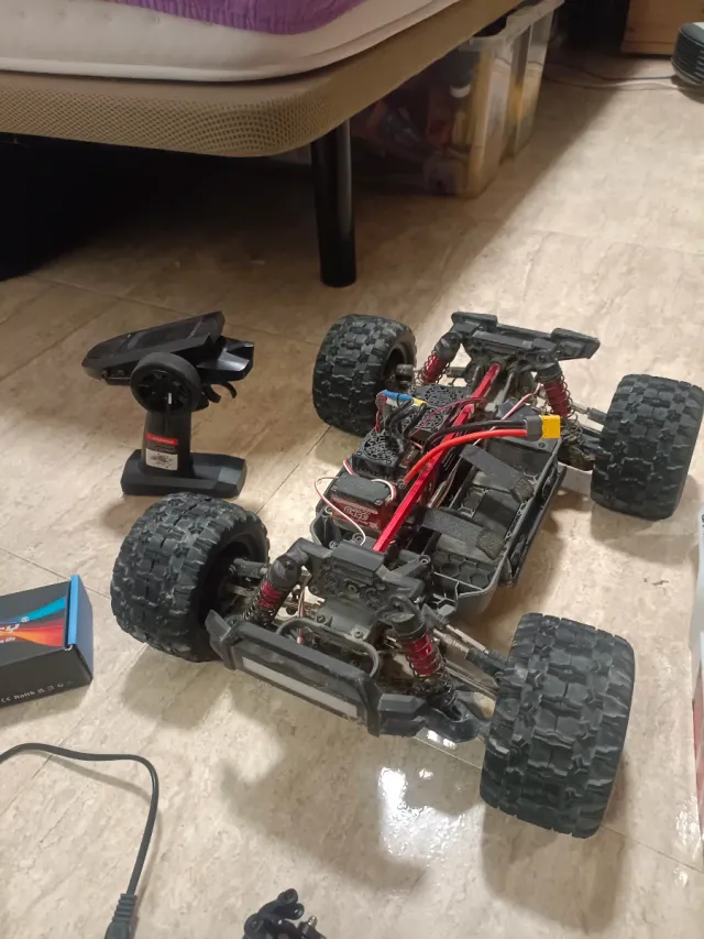 Coche RC MJX Hyper Go 10208 V2