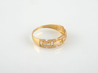 anillo oro 18k con piedra con circonita t. 15,5 (17,68 mm)