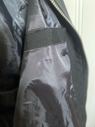 Cazadora Bomber Negra Bershka Talla S