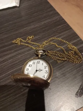 Reloj de bolsillo vintage con cadena