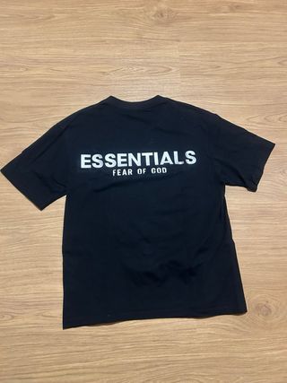 Camiseta Essentials Negra