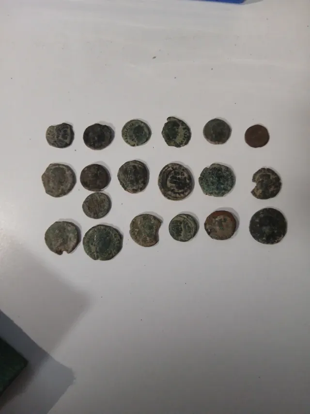 Lote de 19 Monedas Romanas Antiguas