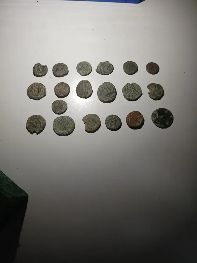 Lote de 19 Monedas Romanas Antiguas