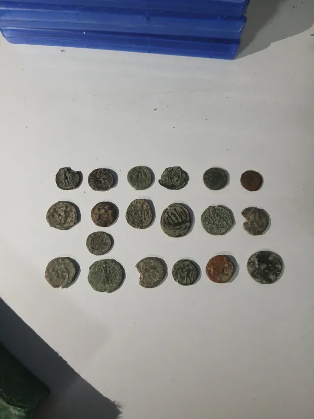 Lote de 19 Monedas Romanas Antiguas