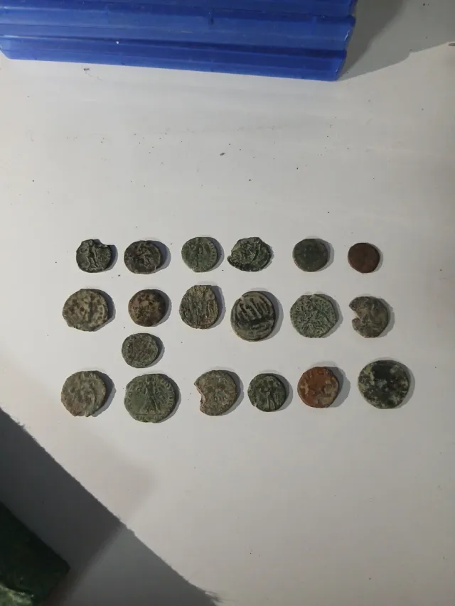 Lote de 19 Monedas Romanas Antiguas