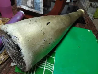 Jarrón decorativo metal dorado y marrón