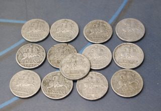 13 monedas de 10 céntimos de 1940.