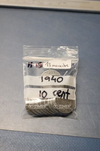 13 monedas de 10 céntimos de 1940.