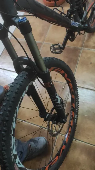 Bicicleta Cube Doble Suspensión