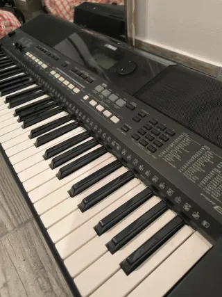 Teclado Yamaha PSR E433