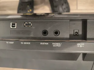 Teclado Yamaha PSR E433