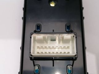 MANDO ELEVALUNAS DELANTERO IZQUIERDO KIA SPORTAGE