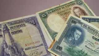 Lote 7 Billetes antiguos de 100, 50, 25 10 y 5 Pts