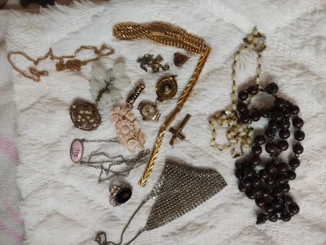 Lote de bijuterias e relógios antigos