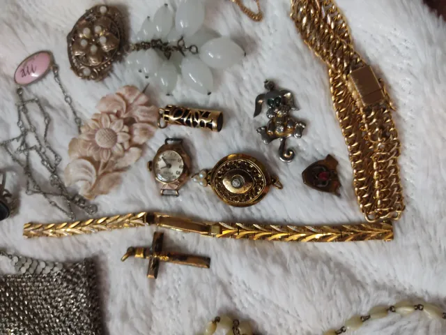 Lote de bijuterias e relógios antigos