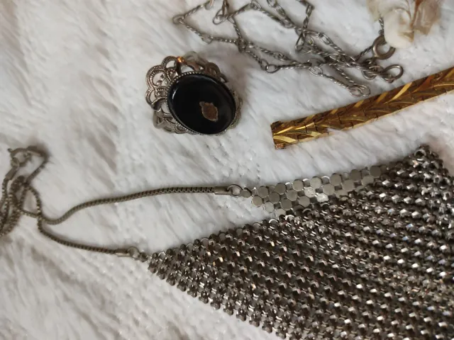 Lote de bijuterias e relógios antigos