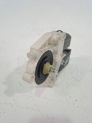 MOTOR ELEVALUNAS DELANTERO DERECHO PEUGEOT 407 COUPE