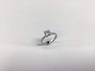 sortija oro 18k con diamante de laboratorio
